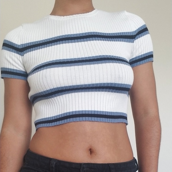 Forever 21 Tops - 💫SOLD💫FOREVER 21 Striped Ribbed Crop Top